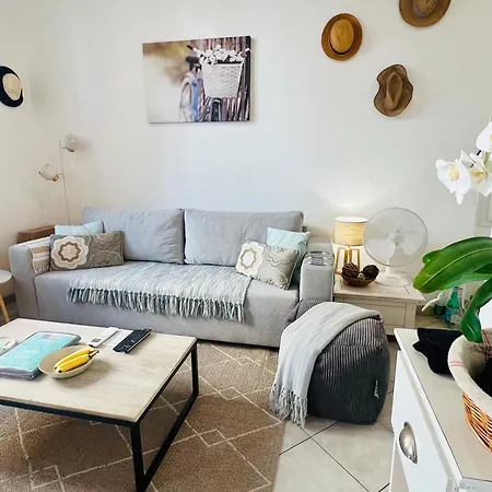 Balcony In Heart Of Pedestrian Centre Of Old Antibes Appartamento Antibes