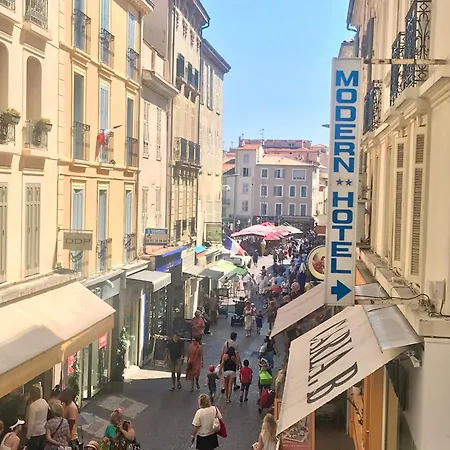Balcony In Heart Of Pedestrian Centre Of Old Antibes *