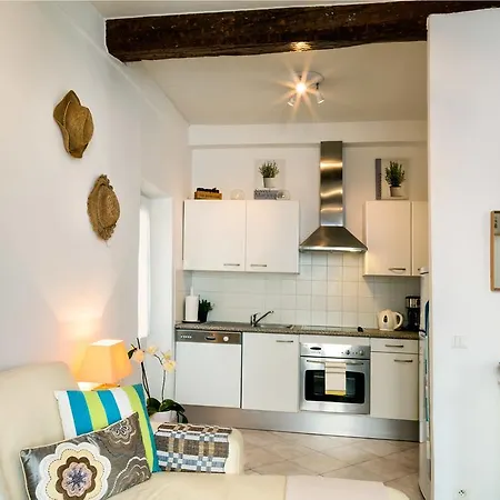 Apartment Carousel *