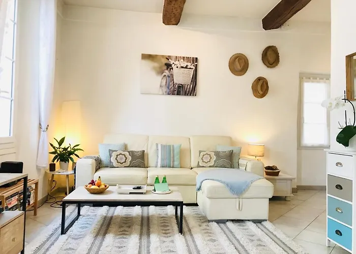 Balcony Apartment Pedestrian Centre Of Old Town Antibes