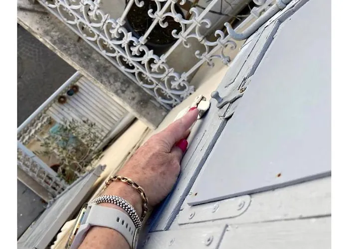 Daire Balcony Apartment Pedestrian Centre Of Old Town Antibes