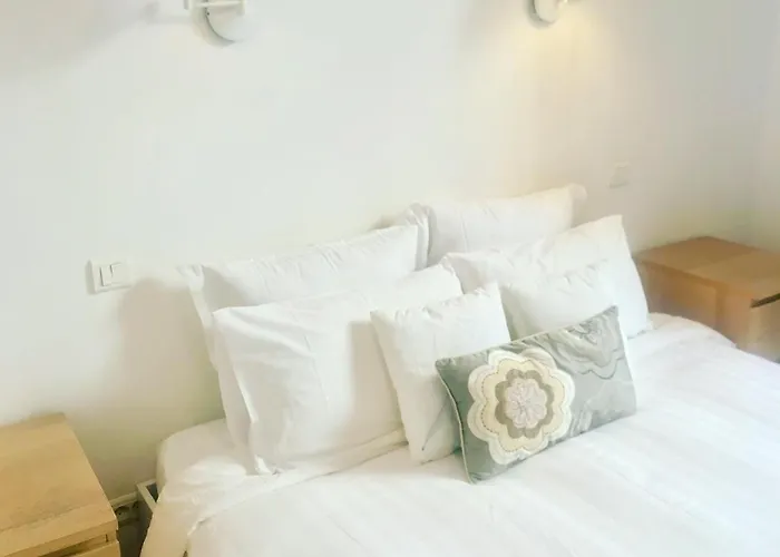 Balcony In Heart Of Pedestrian Centre Of Old Antibes Apartman *