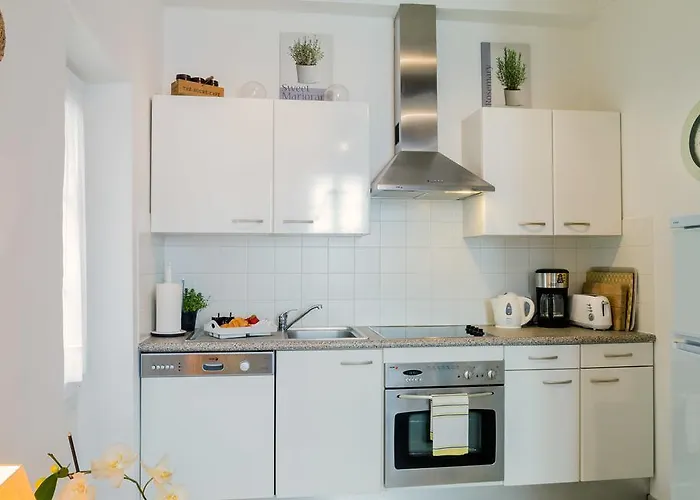 Daire Balcony Apartment Pedestrian Centre Of Old Town Antibes