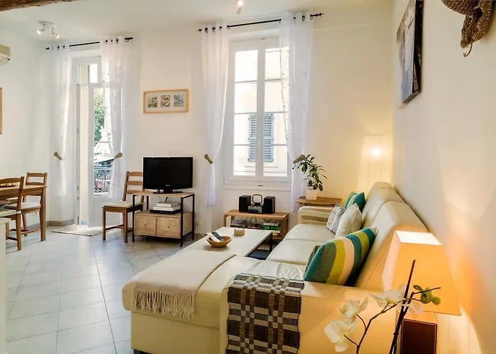 Appartamento Balcony In Heart Of Pedestrian Centre Of Old Antibes *