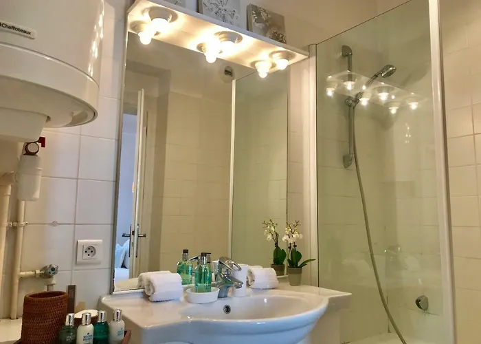 Appartamento Balcony In Heart Of Pedestrian Centre Of Old Antibes *