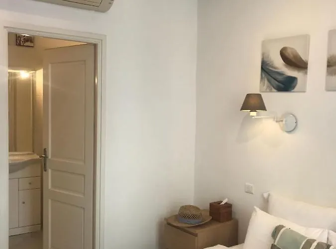 Balcony Apartment Pedestrian Centre Of Old Town Daire Antibes