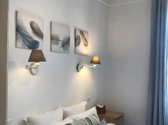 Balcony In Heart Of Pedestrian Centre Of Old Antibes * Antibes